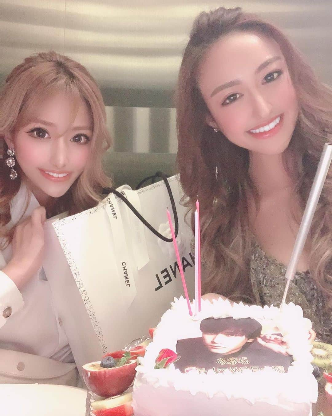 れみのインスタグラム：「大好きなみなみちゃん、 お誕生日おめでとうなの🥺❤️ . 靴たくさん履いてね✨」