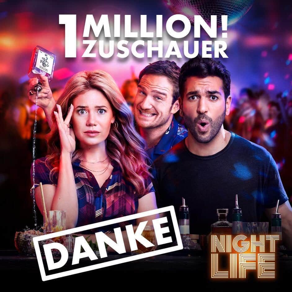エリヤス・エンバレクのインスタグラム：「VIELEN DANK für 1 Mio Zuschauer😘😘😘!!! Und weiterhin viel Spaß im Kino mit @nightlife.derfilm @palinski @officialfredericklau @simonverhoeven_official」
