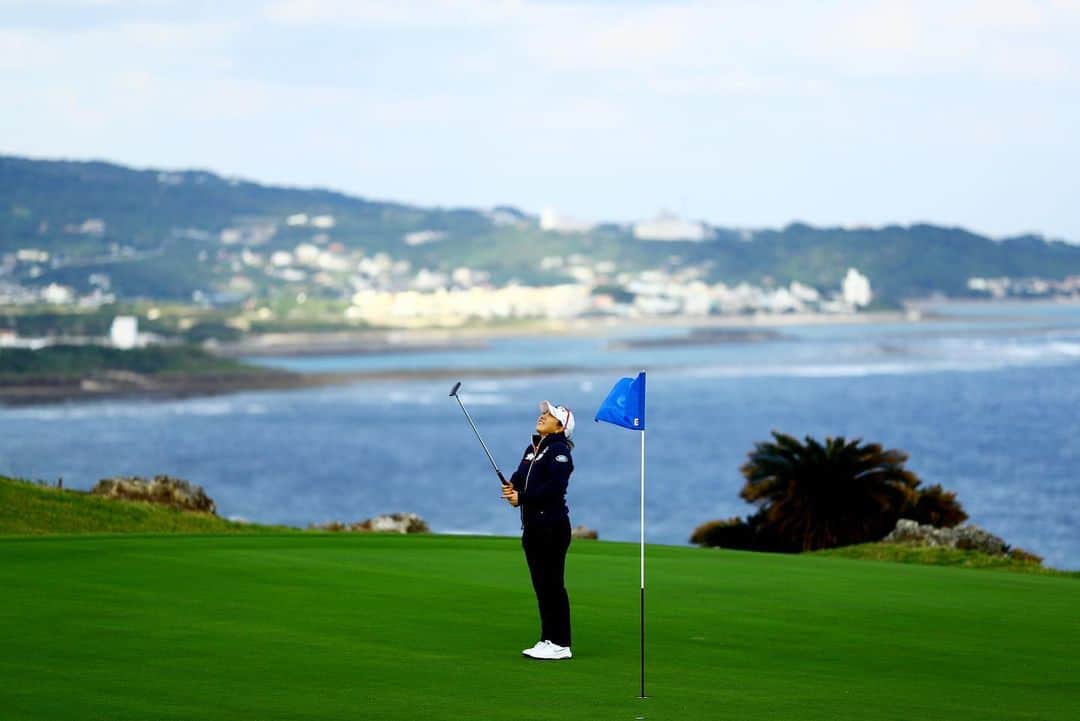 宮里美香のインスタグラム：「. . #okinawa #golf  #⛳️ #サザンリンクスゴルフクラブ . 📷Photo by Wataru Murakami」