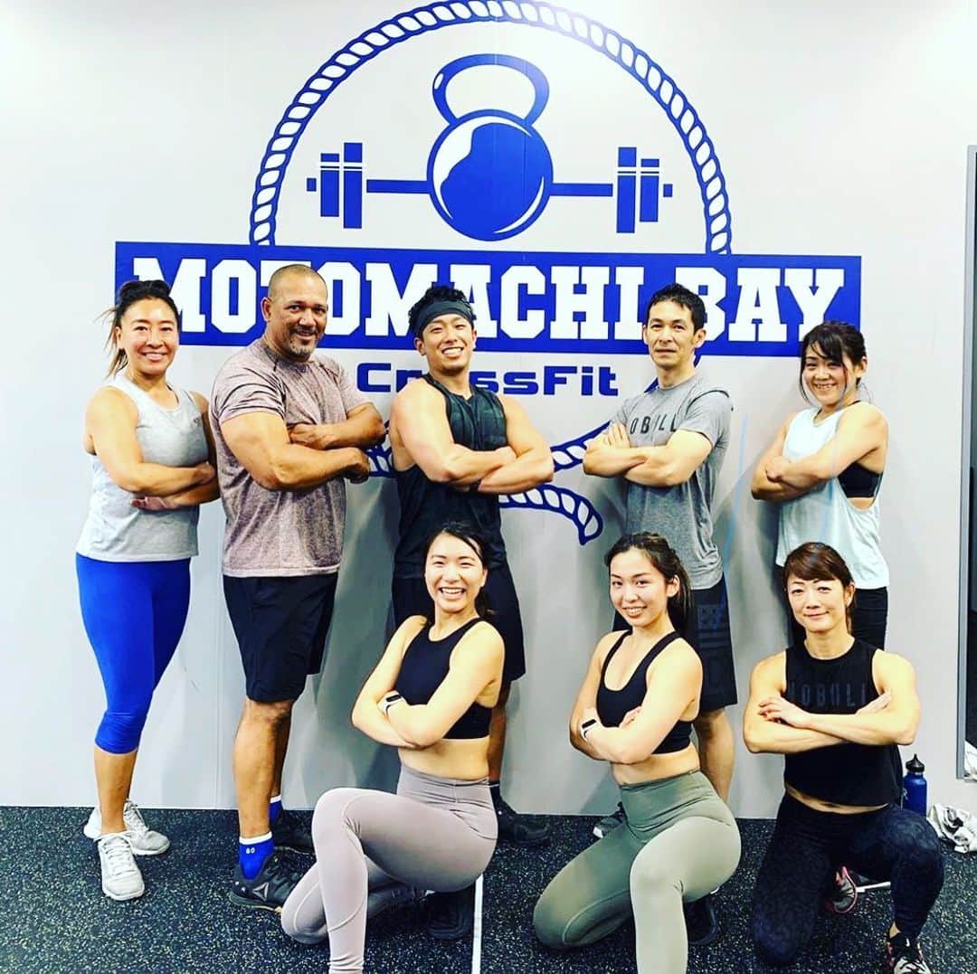 のインスタグラム：「Feels great after working out 🏋️‍♀️ nice group including my wife @miho_r14cfmb @crossfitmotomachi and @lululemonjp #great #feeling #after #working #out #motomachi #bay #motomachibay」