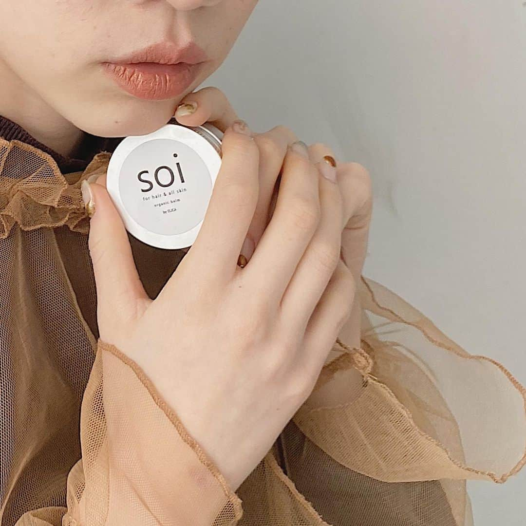 ELICA COLLECTIONのインスタグラム：「もうすぐsoihaircare2周年👏 thank you 😌 #soi #soibalm #soioil #haircare #オーガニック #organic #ヘアケア #soihaircare #elica #ヘアーバーム #シアバター #ワックス #オーガニックワックス #ウェットヘア #ウエットスタイリング #濡れ髪 #濡れ感 #hairoil #hairbalm #スタイリング剤」