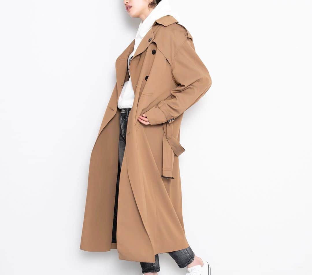upper hights OFFICIALさんのインスタグラム写真 - (upper hights OFFICIALInstagram)「【THE TRENCH】﻿ . . . ======================== ﻿ Style :  201C507-CML Size:0.1 Price:68,000 + tax﻿  @upperhights ﻿ #upperhights #アッパーハイツ﻿ #jeansfashion #trenchcoat #trench#トレンチコート  #ootd #outfit﻿ #ootdfashion #outfitstyle ﻿ #instafashion #instagood」3月9日 12時05分 - upperhights