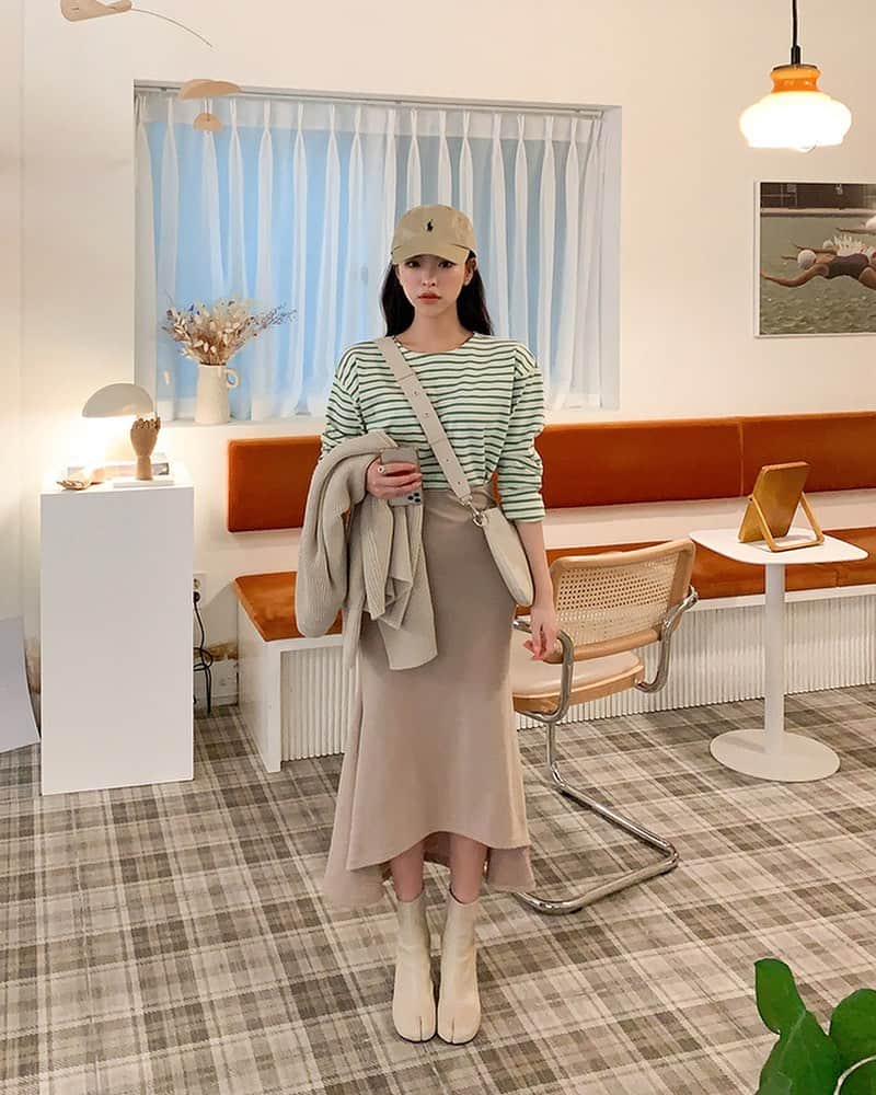 Chuuのインスタグラム：「하나쯤 꼭 갖고있어야 하는 티셔츠💚」