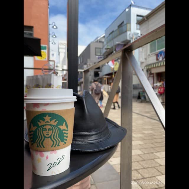 森田繁のインスタグラム：「空、コーヒー、そこそこの人出」