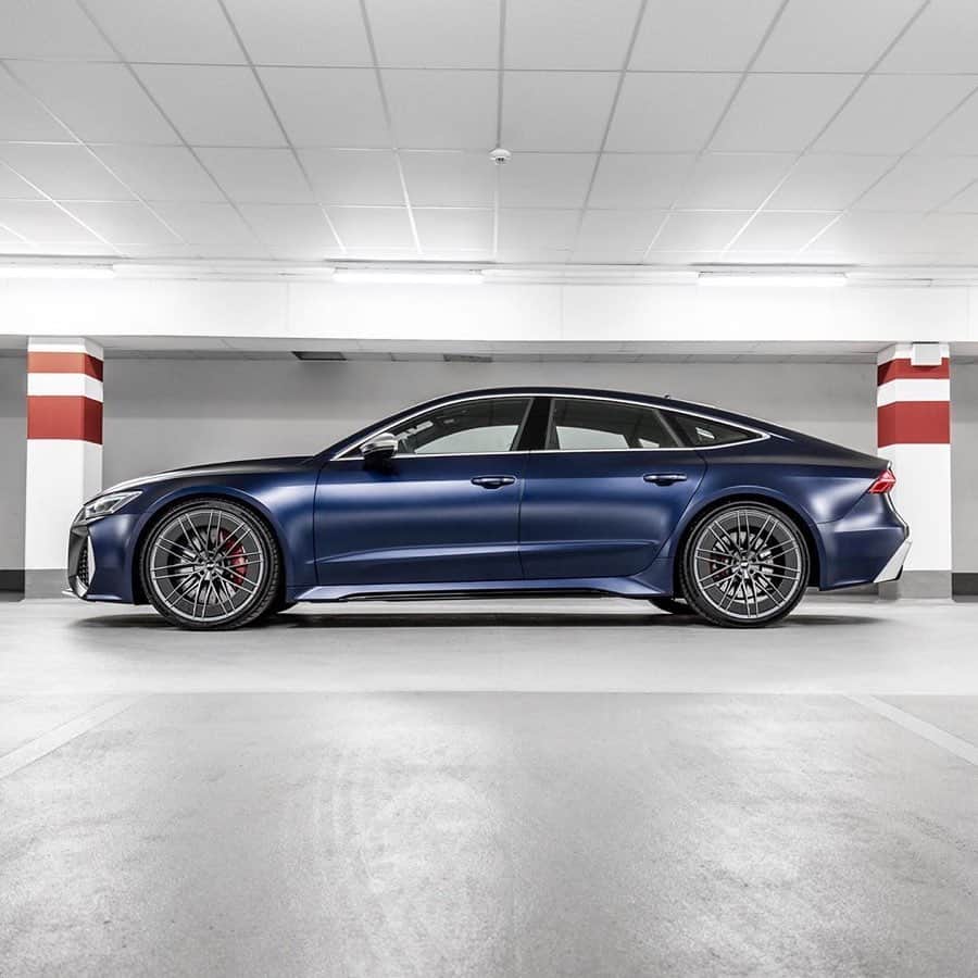 CARLiFESTYLEさんのインスタグラム写真 - (CARLiFESTYLEInstagram)「What do you think of this upgraded 700 hp Audi RS7? @abt_sportsline #carlifestyle #700hp #abtsportsline #audiRS7」3月9日 12時22分 - carlifestyle
