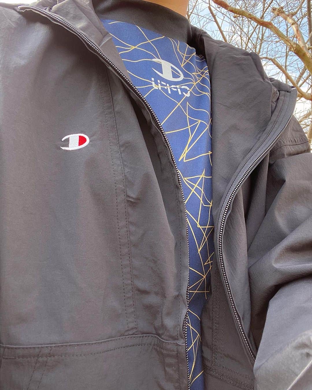 のインスタグラム：「.. NEW✨wear🎽でRUN🏃‍♀️ 汗を吸っても重くならない！！！ サラサラした生地が本当にオススメ☺️ 可愛いし😉💓 . . #championjp  #champion  #cpfu #ノジマステラ #ノジマステラ神奈川相模原 #女子サッカー」