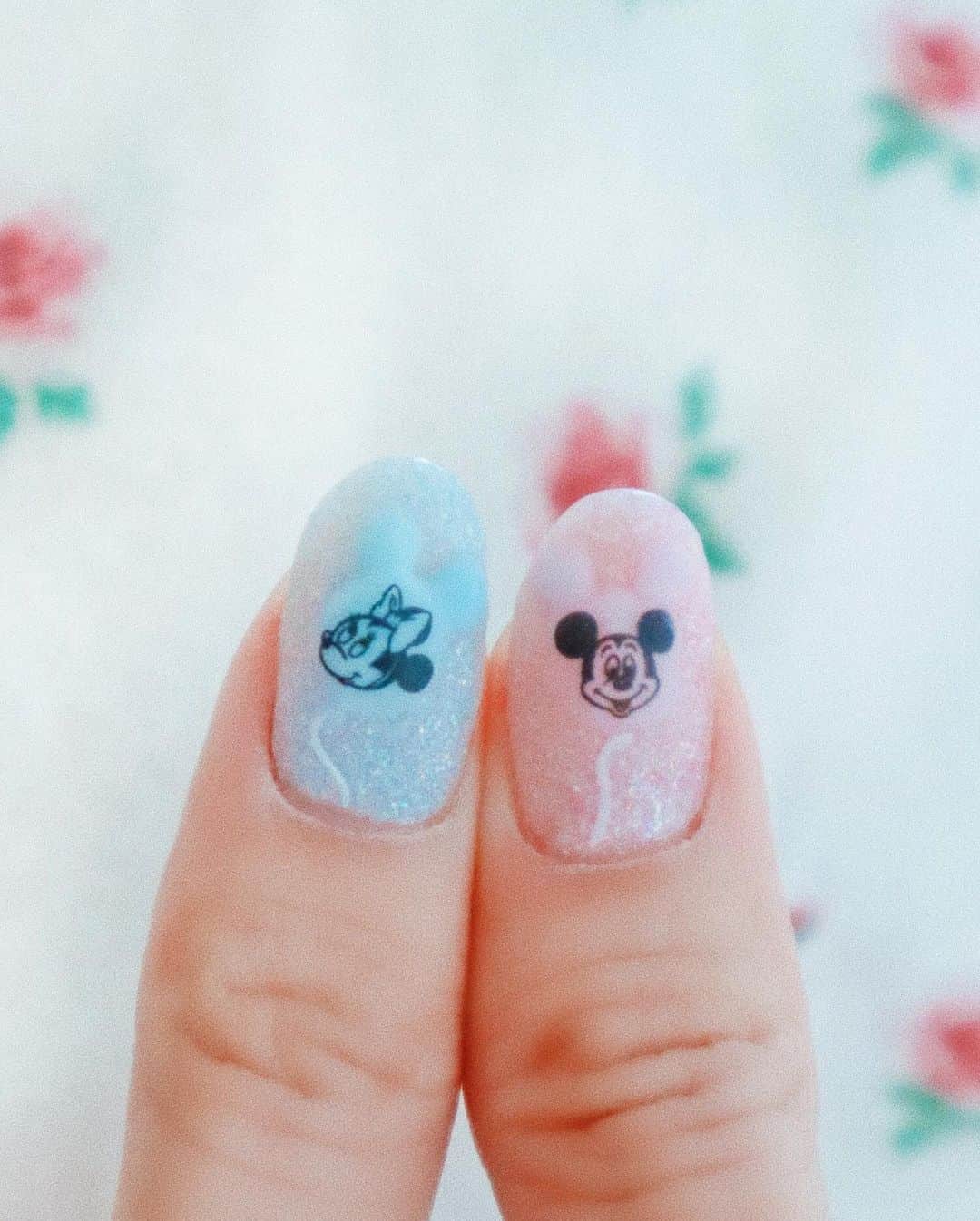 中島絢乃さんのインスタグラム写真 - (中島絢乃Instagram)「💅🎈🐭﻿ ﻿ ﻿ 新しいネイルが﻿ またまたかわいくなってしまったよ…🤦🏻‍♀️💕💕﻿ ﻿ ﻿ ﻿ 何度目かの﻿ ＂#ミッキーバルーンネイル ＂💫🎈﻿ ﻿ 真似してくれる子もいて﻿﻿ 見るたび嬉しくなってます🤭❤️❤️﻿ ﻿ ﻿ ﻿ ﻿ ﻿ ﻿ ピンクは#ミッキー で、﻿ 水色は#ミニーちゃん にしたよ🐭🎀🐭﻿ ﻿ ﻿ もう何度もやっているモチーフなので、﻿ 今回は透明のバルーンはつけずに﻿ ミッキーバルーンと淡色の部分は﻿ #マット にしました💭🌹﻿ (だから汚れるのも早そう😱大事にしよう😱)﻿ ﻿ ﻿ ﻿ ﻿ 甘すぎず派手すぎず、﻿ 今の気持ちにぴったりな﻿ ネイルになりました😱💕💕💅﻿ ﻿ ひろちゃん(@m_hiroko102 )いつもありがとね🥺💅﻿ ﻿ ❤︎❤︎❤︎❤︎❤︎❤︎❤︎❤︎❤︎❤︎❤︎❤︎❤︎❤︎❤︎❤︎❤︎❤︎❤︎﻿ #disneysisters_jp#のんさんネイル💒」3月9日 12時34分 - nakajima_ayano