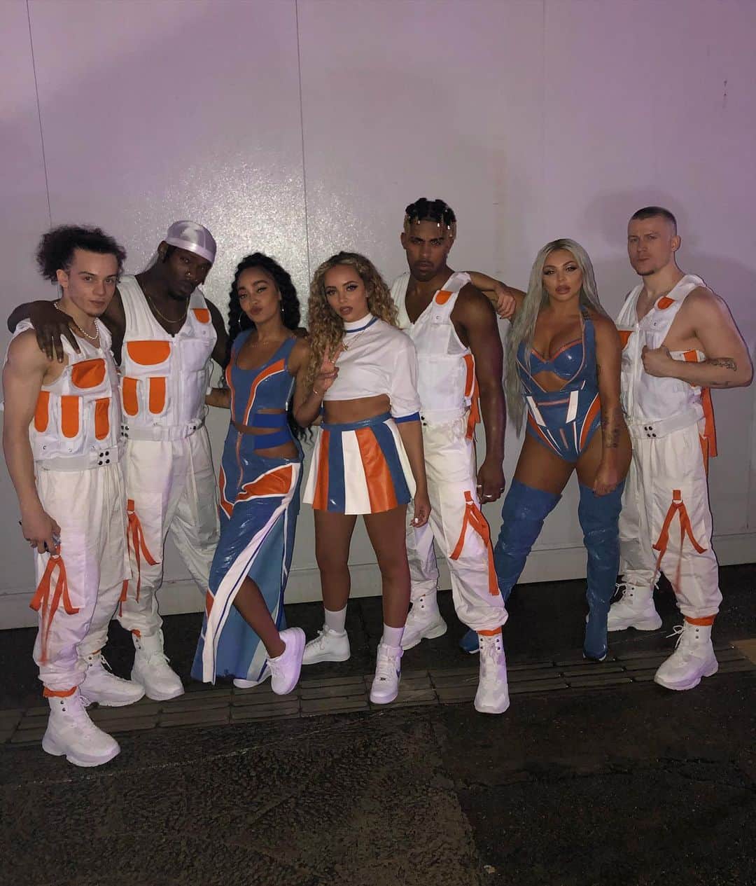 ジェシー・ネルソンのインスタグラム：「Family 💙🧡」