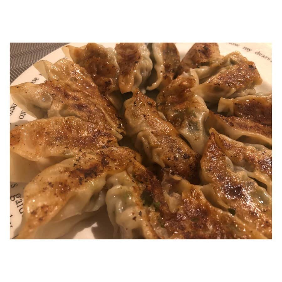 柳野玲子さんのインスタグラム写真 - (柳野玲子Instagram)「食事にパーティーという名を付けて楽しむ私😊💓 お持ち帰りのお寿司🍣 お好み焼きと餃子はいろんな具材を作って楽しみました☺️✨ こんな時なので、小さな幸せや楽しみ作ってます(*´꒳`*) #お寿司パーティー #お好み焼きパーティー #餃子パーティー #パーティー #party #おうちご飯」3月9日 12時49分 - yanaginoreiko