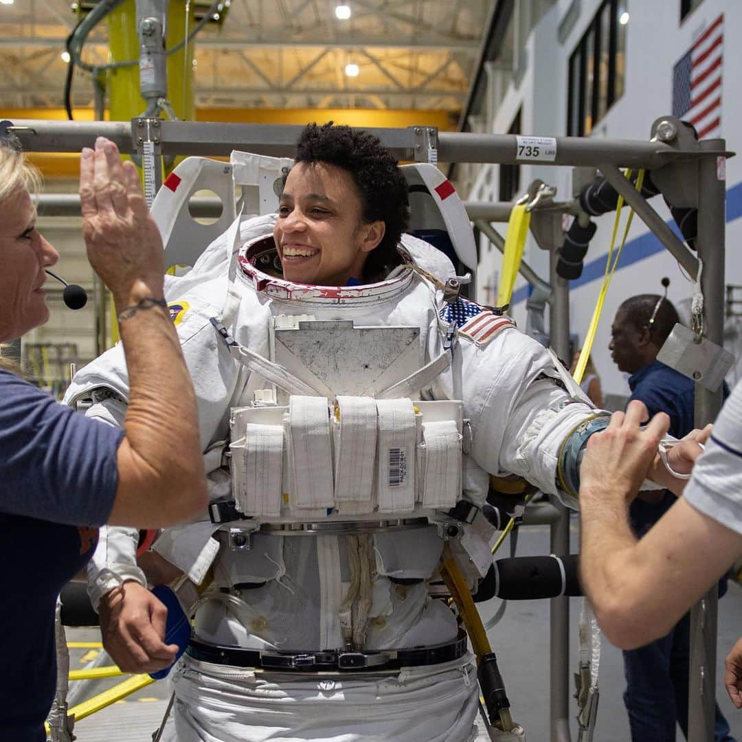 NASAさんのインスタグラム写真 - (NASAInstagram)「Without the women of NASA, space exploration would be just a dream. ⁣✨ ⁣ This #InternationalWomensDay join us in celebrating the women whose grit, ingenuity and talent drives us forward in our mission to boldly expand frontiers in air and space. Thank you for pushing boundaries, serving as role models and shaping space, science and discovery every day! ⁣ ⁣ Image Credit: NASA⁣ ⁣ #Women #NASA #WomensHistoryMonth #RoleModel #Inspirational #Space #Science」3月9日 4時45分 - nasa