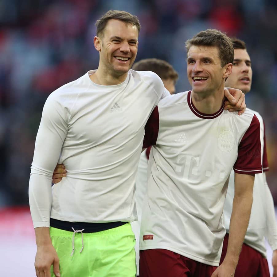 トーマス・ミュラーのインスタグラム：「After the final whistle there was a big smile in the @allianzarena ⚽️🏆 #scoringgoalsisthebestfeelingintheworld #notourbestday #takeabigbreath #comebackstronger #120yearsfcbayern」