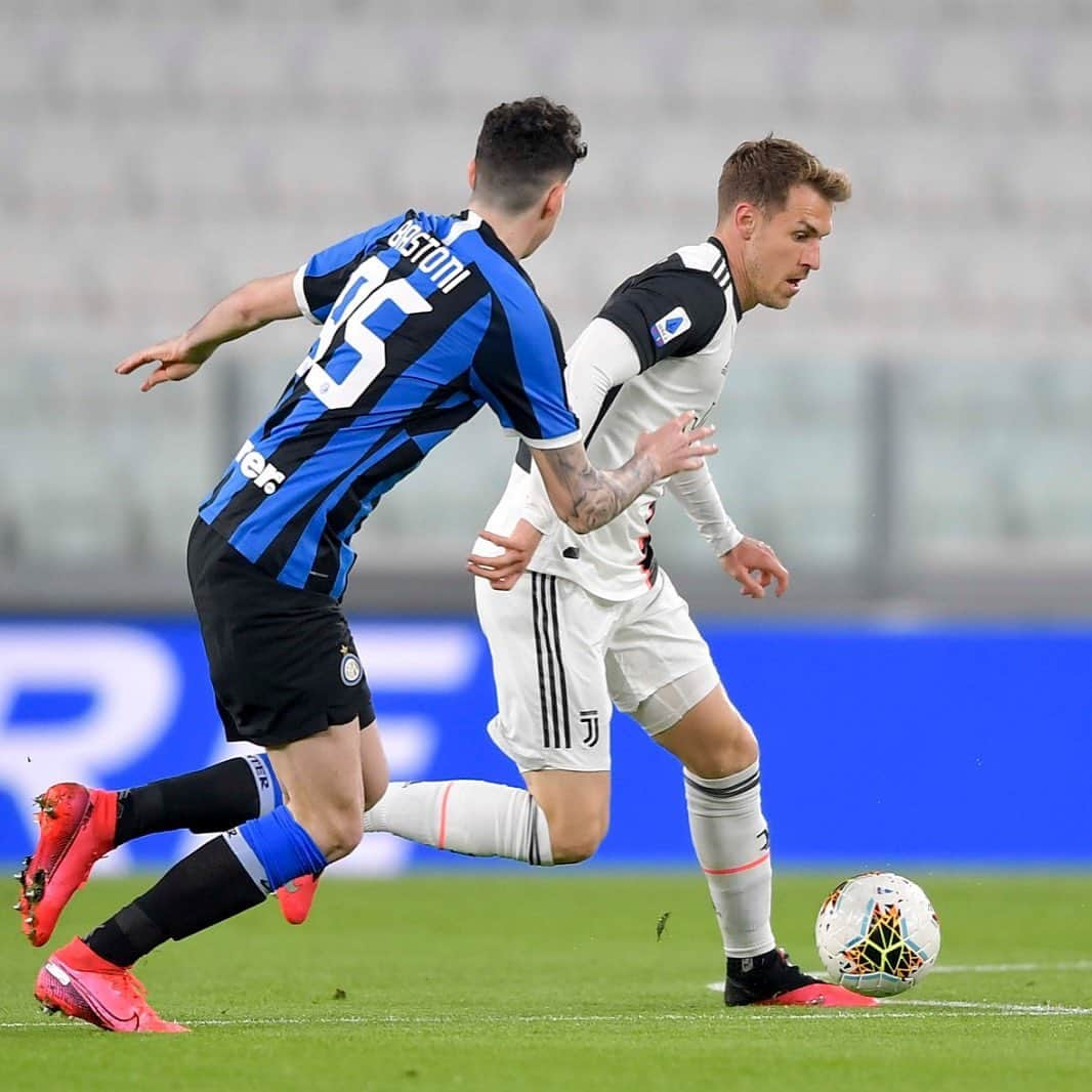 ユヴェントスFCさんのインスタグラム写真 - (ユヴェントスFCInstagram)「Rambo on the run! ⚽️🏃‍♂️ #JuveInter #FinoAllaFine #ForzaJuve」3月9日 5時29分 - juventus