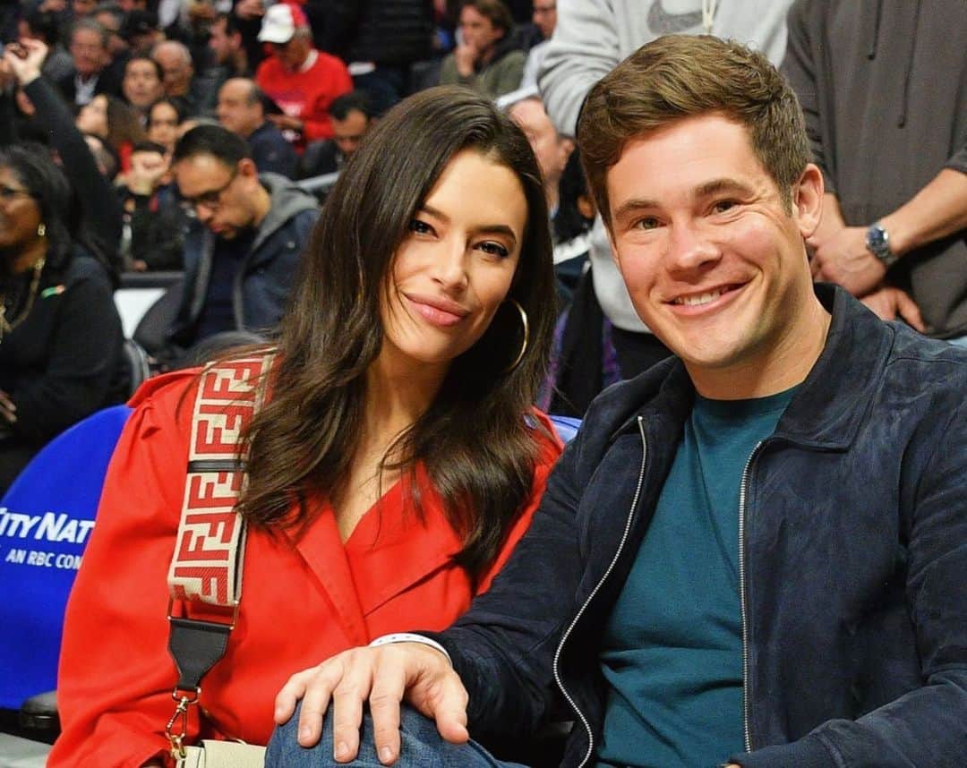 クロエ・ブリッジスのインスタグラム：「Hi @laclippers - Basketball Mom and Dad here to say we’re proud of you! But we’ll be even prouder if you beat the Lakers today! 📸 @allenberezovsky」