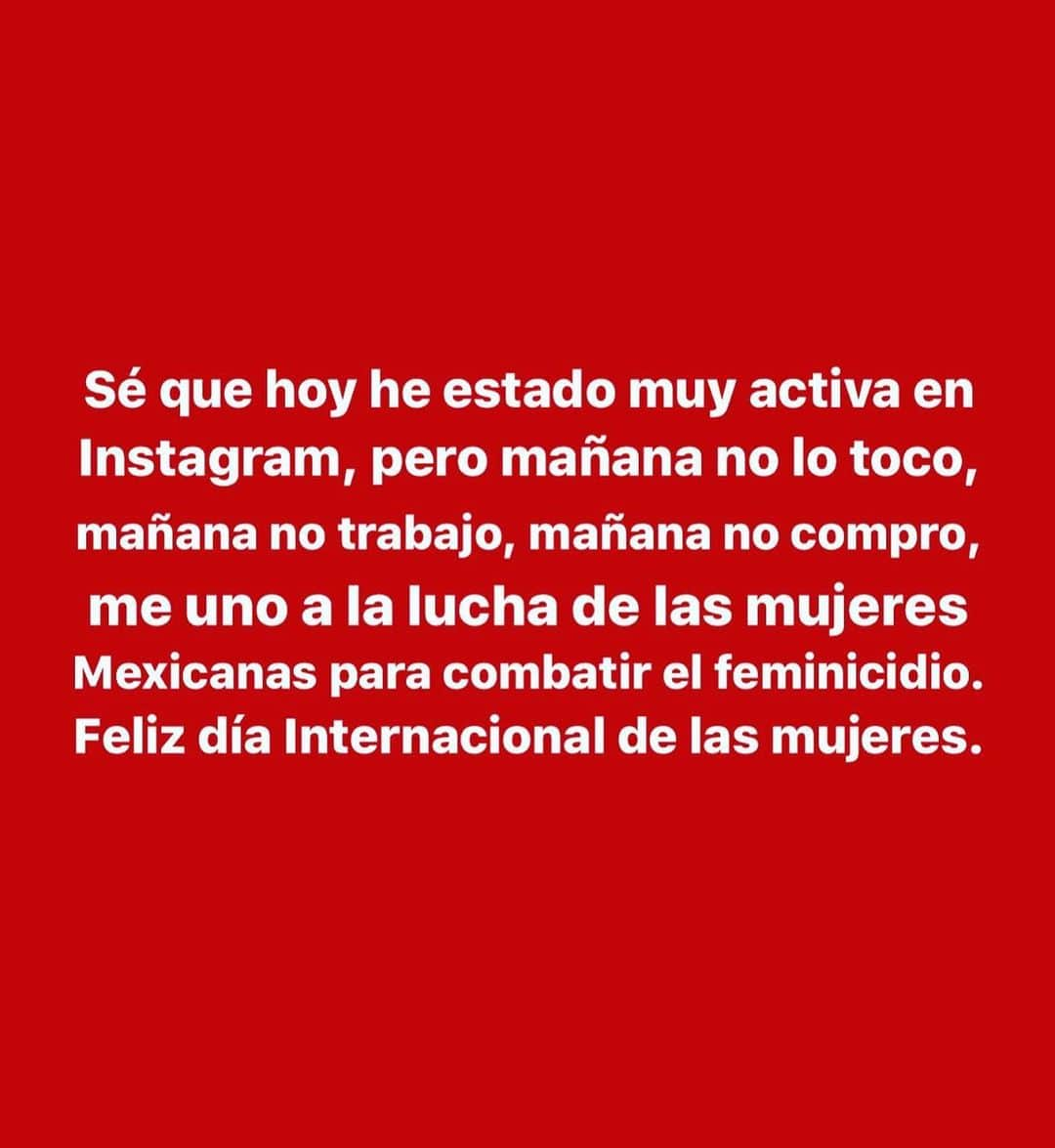 サルマ・ハエックさんのインスタグラム写真 - (サルマ・ハエックInstagram)「I know that today I have been very active on Instagram but tomorrow I won’t touch it, I won’t work, tomorrow I won’t shop, I unite with the fight of Mexican women against feminicide. Happy #InternationalWomensDay!  #adaywithoutwomen #undiasinmujeres #lasbrujasdelmar @brujasdelmarver」3月9日 5時38分 - salmahayek