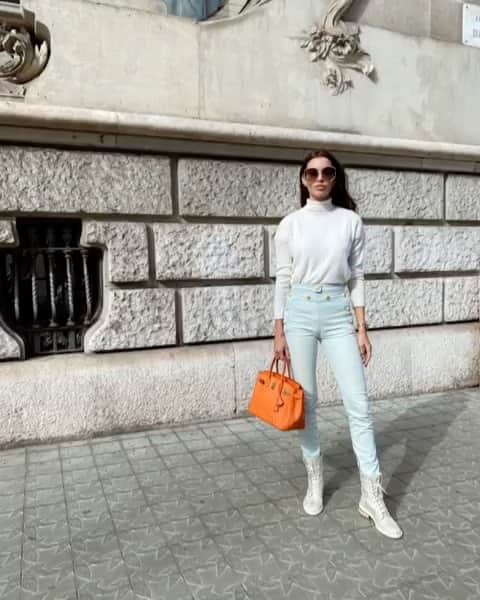 ジョアナ・サンスのインスタグラム：「Bosslady🕶 Feliz día de la mujer a todas esas mujeres luchadoras, trabajadoras, emprendedoras... Todas esas mujeres que la palabra “rendirse” no está en su diccionario. #happywomensday」