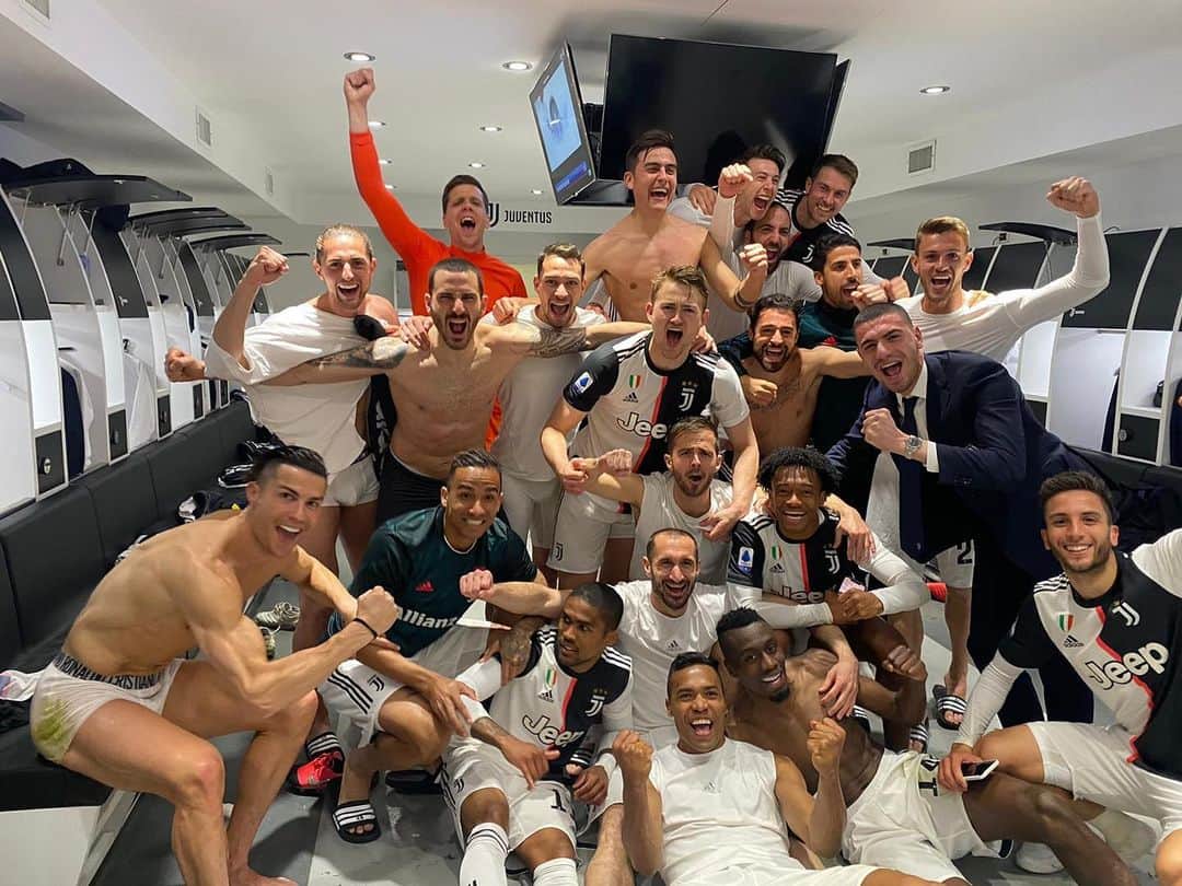 ロドリゴ・ベンタンクールのインスタグラム：「La vittoria di un GRANDE gruppo ⚪⚫ #JuveInter #FinoAllaFine #ForzaJuve @juventus」