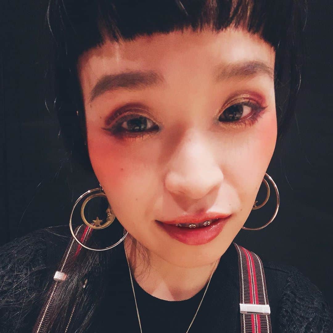 小春のインスタグラム：「お揃い  まじ奥歯の痛みから解放されたイェイイェイのイェイイェイイェイのイェイ」