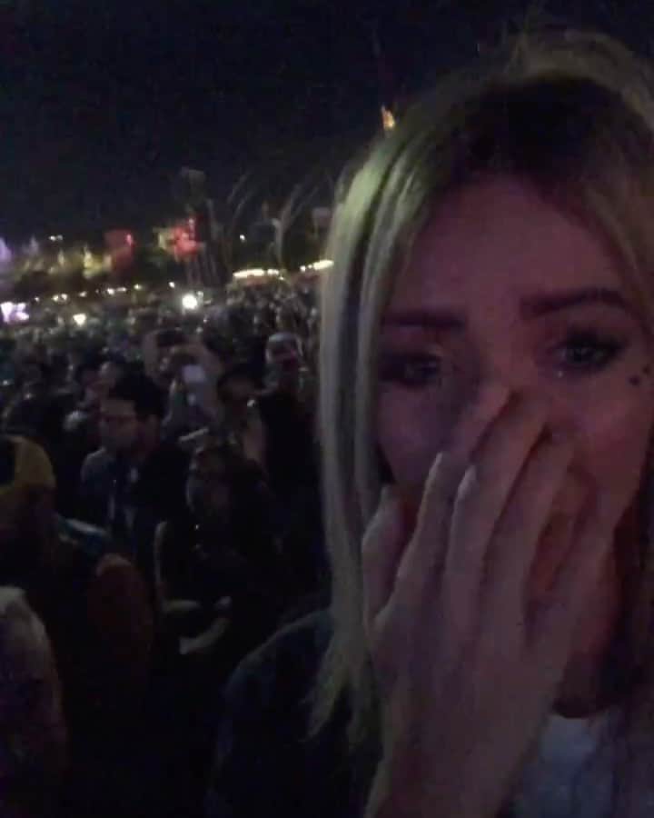 アリソン・ワンダーランドのインスタグラム：「happy international women’s day here is me crying at a Lana Del Rey show」