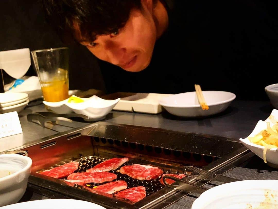 伊藤達彦さんのインスタグラム写真 - (伊藤達彦Instagram)「兄貴と相沢で🍖 #土古里 #焼肉」3月9日 9時06分 - hakonehiko