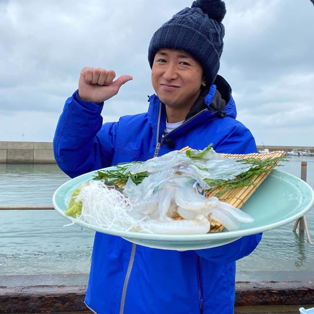 嵐（ARASHI）さんのインスタグラム写真 - (嵐（ARASHI）Instagram)「釣ってないけど食べたぜ！ I didn't catch these myself but I did eat them! #Ohno #嵐 #ARASHI」3月9日 9時05分 - arashi_5_official