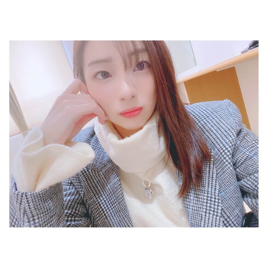 足立梨花さんのインスタグラム写真 - (足立梨花Instagram)「今日はあったかいね〜🥰✨﻿ ﻿ 私服🌸﻿ トップス﻿ @45r_official﻿ #45R﻿ ﻿ ジャケット﻿ @zara﻿ #zara﻿ ﻿ ネックレス﻿ @amijed_official﻿ @amijed_laforeth﻿ #amijed﻿」3月9日 11時53分 - adacchee