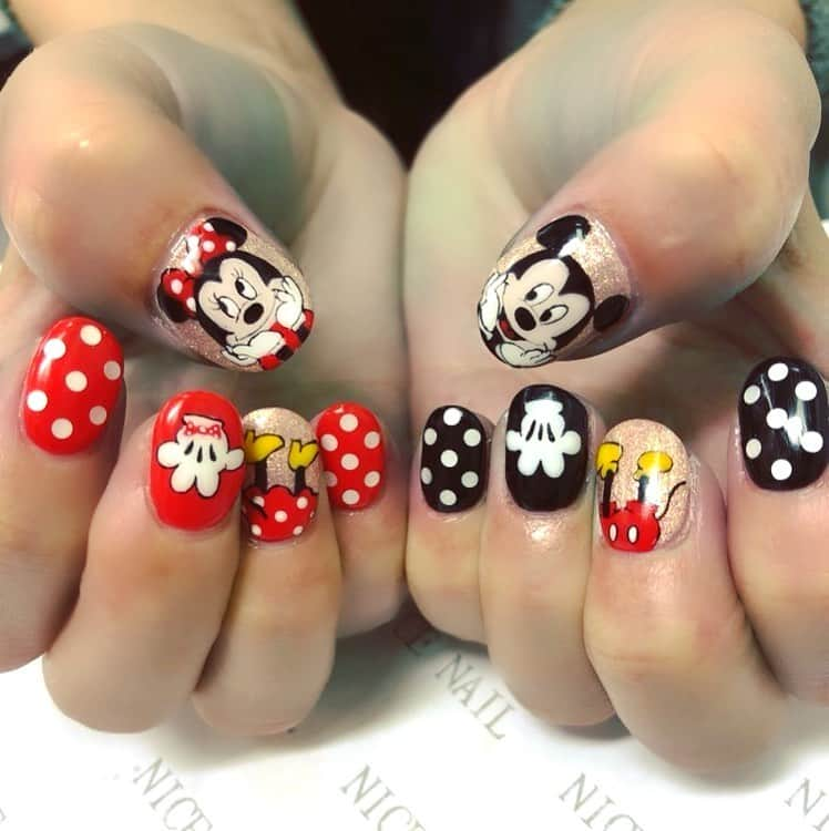 小嶋晶子さんのインスタグラム写真 - (小嶋晶子Instagram)「(◎´艸`{ New nail💅I really like this!🦔 #nail #nails #newnail #newnails #mickeymouse #mickey #mickeynail #minniemouse #minnie #minnienail #disney #disneynail #ミッキーマウス #ミッキー #ミッキーネイル #ミニーマウス #ミニー #ミニーネイル #ディズニー #ディズニーネイル #手描き #💅」3月9日 22時56分 - kojimamajiko