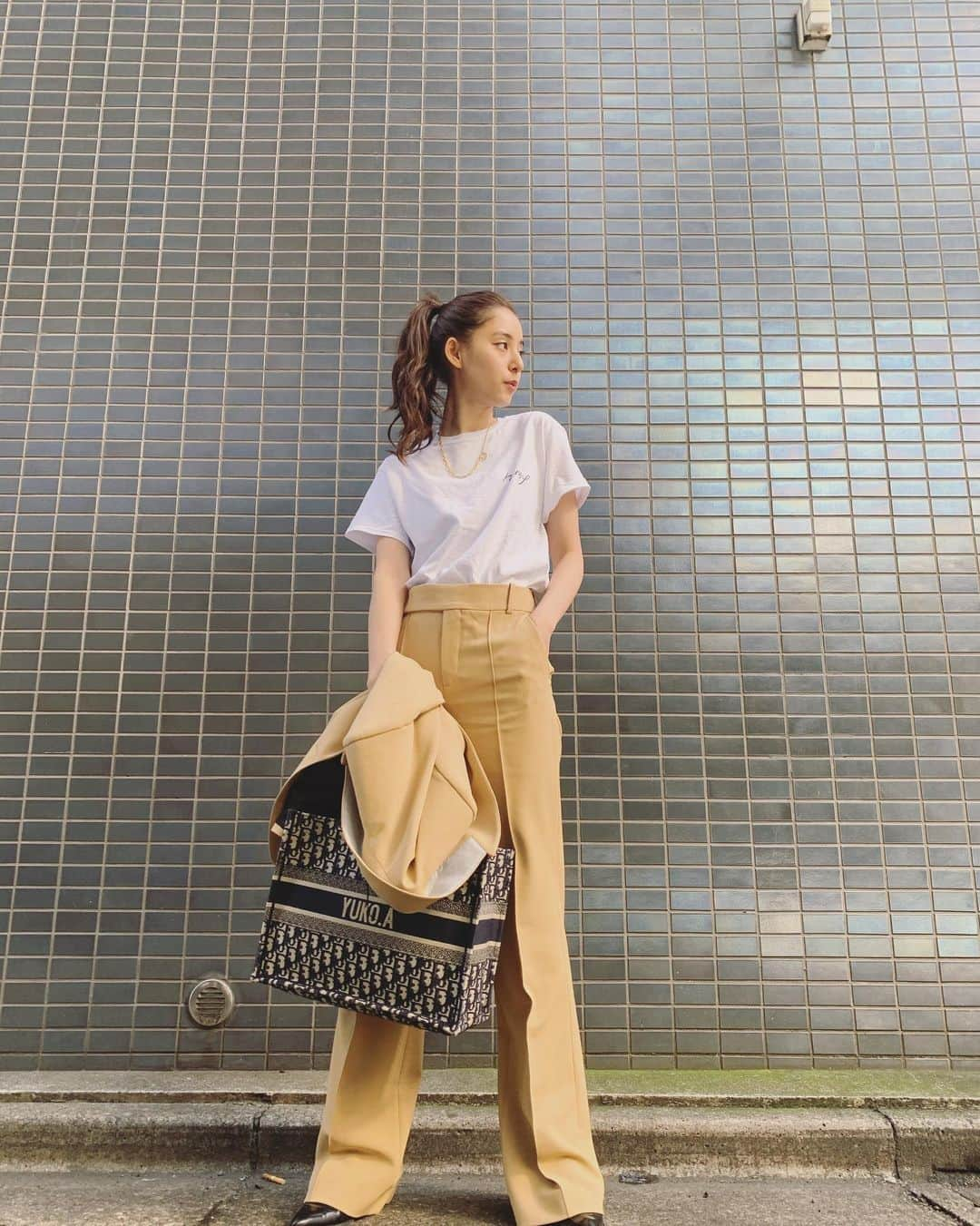 新木優子さんのインスタグラム写真 - (新木優子Instagram)「私服 jacket & pants : @zara  bag : @dior shoes : @coach Tshirt : ハニー展グッズ♡  #fashion #mystyle」3月9日 22時50分 - yuuuuukko_