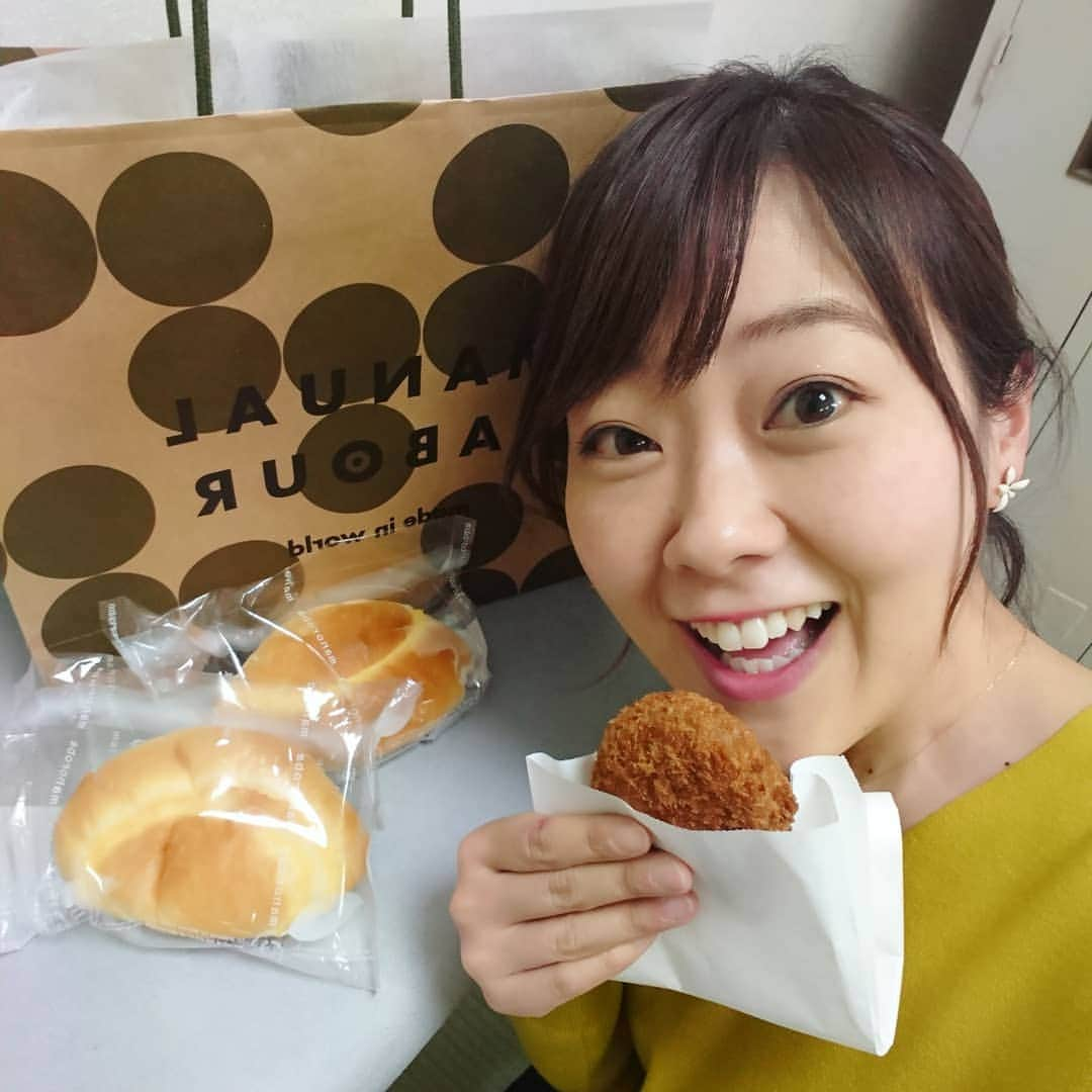 滝香織さんのインスタグラム写真 - (滝香織Instagram)「#食べる #幸せ #ストレス発散  #辰屋 #神戸コロッケ #まほろば #クリームパン #マニュアルレイバー #神戸セレクション #いよてつ高島屋 #あいテレビ #アナウンサー #女子アナ #愛媛 #滝香織 @kaorin_taki」3月9日 21時43分 - kaorin_taki