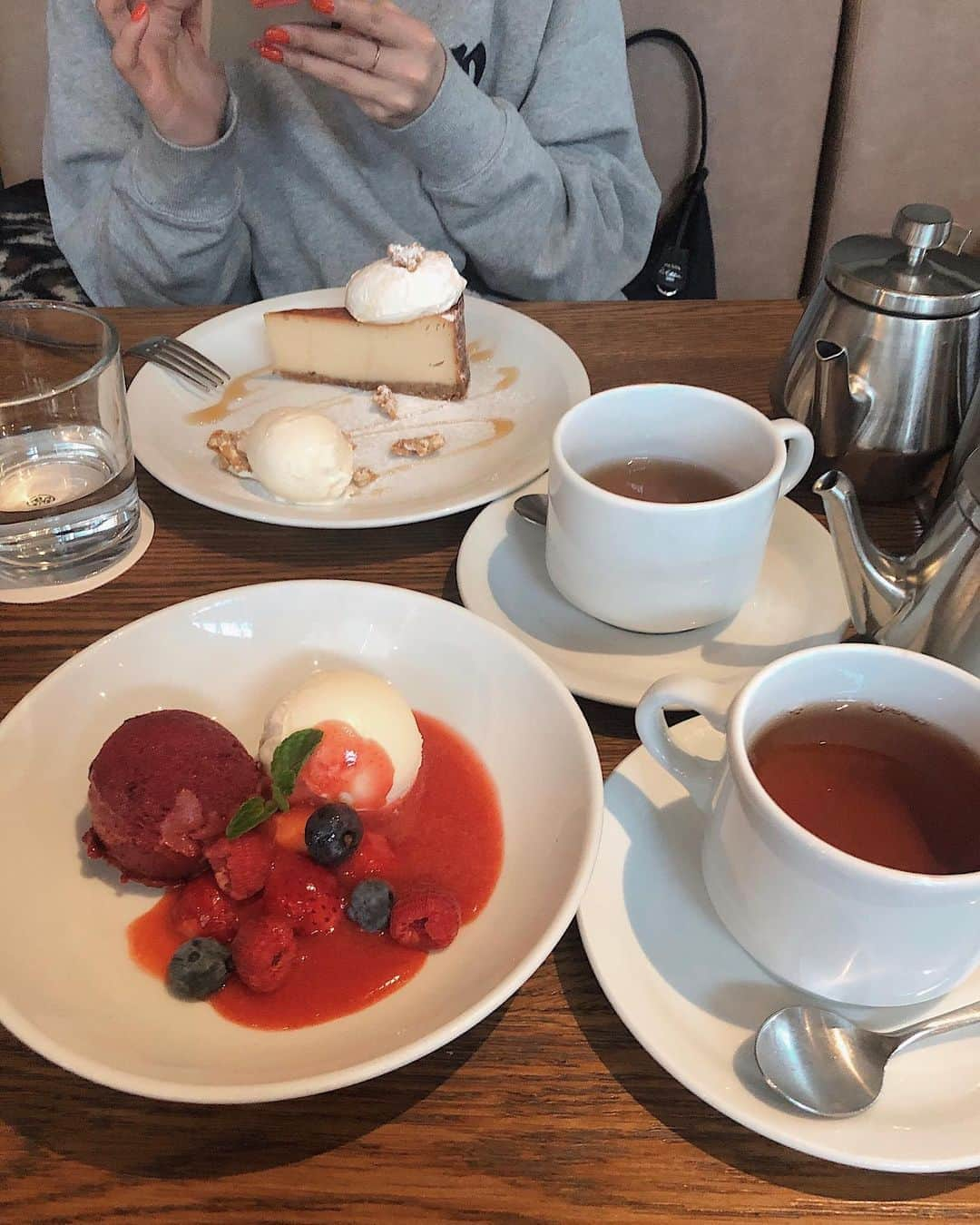 Julia Castroさんのインスタグラム写真 - (Julia CastroInstagram)「美味しいもの食べながら友達とお茶する時間も大好き☕️ ちょっと久々に会って(って言っても1週間とか?)沢山話した1日でした♥︎ . #daikanyama #tokyo #ivyplace #tsite #tsitedaikanyama  #cafe #dessert  #tea #teatime #friendship #friend #girls #talk #photo #カフェ #スイーツ #デザート #アイス #カフェ巡り #美味しい #お茶 #紅茶 #代官山 #代官山カフェ #写真 #julistagram」3月9日 21時45分 - julia.c.0209