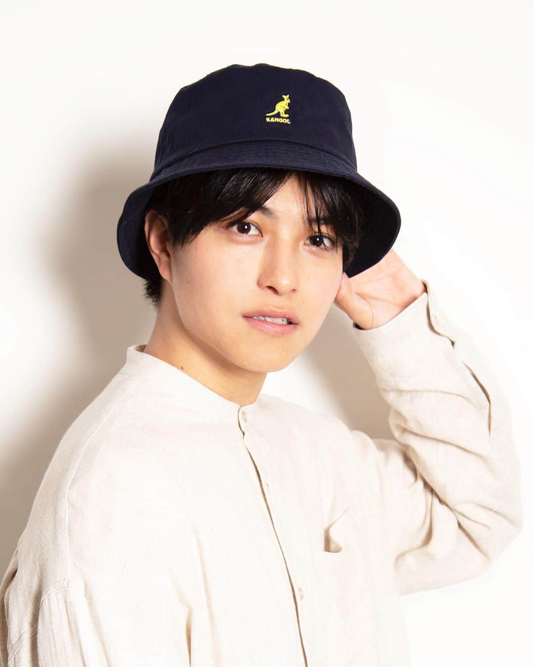 桜木那智のインスタグラム：「先日KANGOLの撮影でした🕺🏻 このタイプの帽子かわいくてお気にです。 みなさんはどんな帽子がすきですか？？」