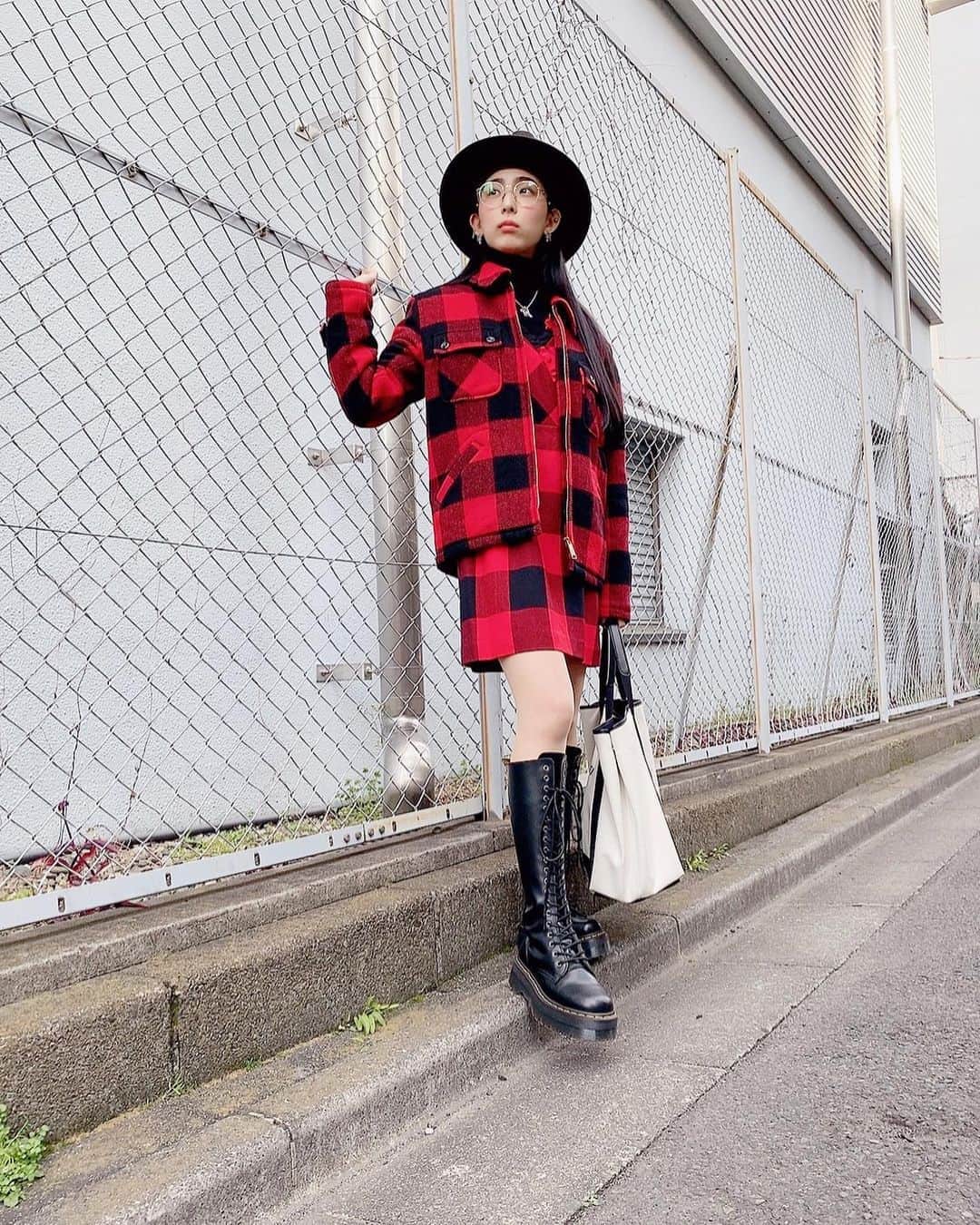 彩姫さんのインスタグラム写真 - (彩姫Instagram)「﻿ ﻿ ありがたいことに。おしゃれなパイセン達にお洋服をいただく事があるんだけども(本当に感謝感激いつもありがとうございます)﻿ ﻿ 偶然。セットアップに出来た #ootd です。﻿ ﻿ ﻿ #bandmaid﻿ #saiki」3月9日 22時15分 - saiki_bandmaid