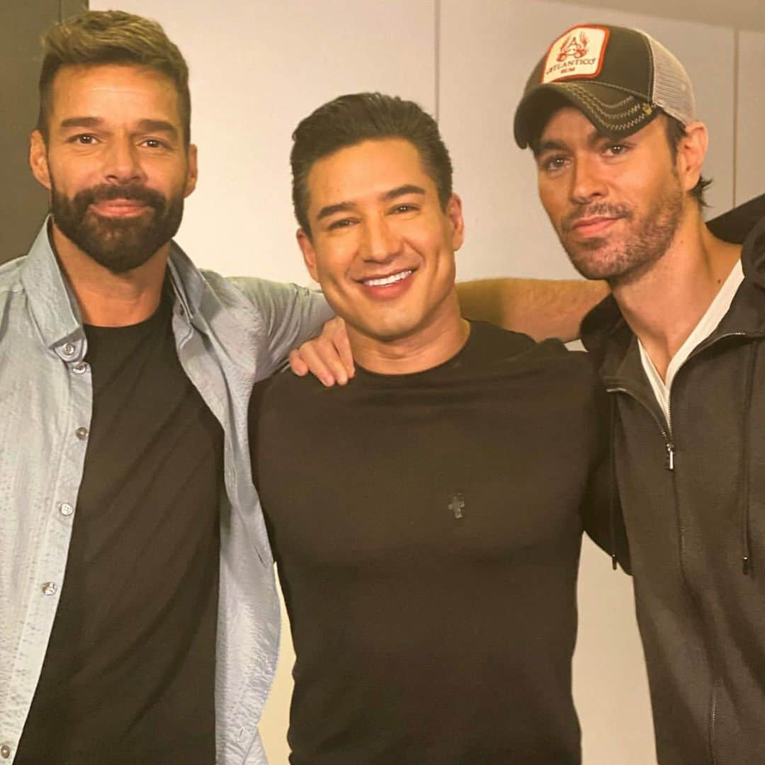 マリオ・ロペスさんのインスタグラム写真 - (マリオ・ロペスInstagram)「#mariolopez #mariolopezextra #savedbythebell #sbtb #slater #acslater #lopez #lópez #fanbase #fantasyfootball #messi @onwithmariolopez @mariolopez #sbtbmeme #bayside #preppy #onwithmariolopez #enriqueiglesias #rickymartin」3月9日 22時34分 - mariolopezextra