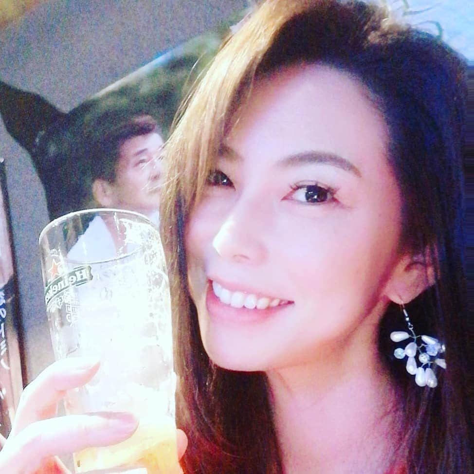 翠千賀さんのインスタグラム写真 - (翠千賀Instagram)「飲まないとね。#ストレス解消」3月9日 22時45分 - chika.midori