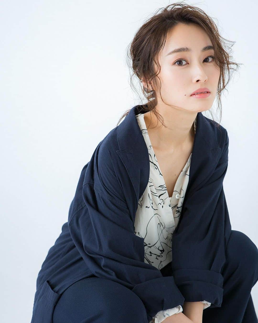 小祝麻里亜のインスタグラム：「今日は暖かい🌱🌱🌱 ． ． ． 📸　@ichi_came 💄 @y.tomo_mi 👗　Yusuke Inoue ＿＿＿＿＿＿＿＿＿＿ #testshoot #portrait #photography #テストシュート #作品撮り #데일리룩」