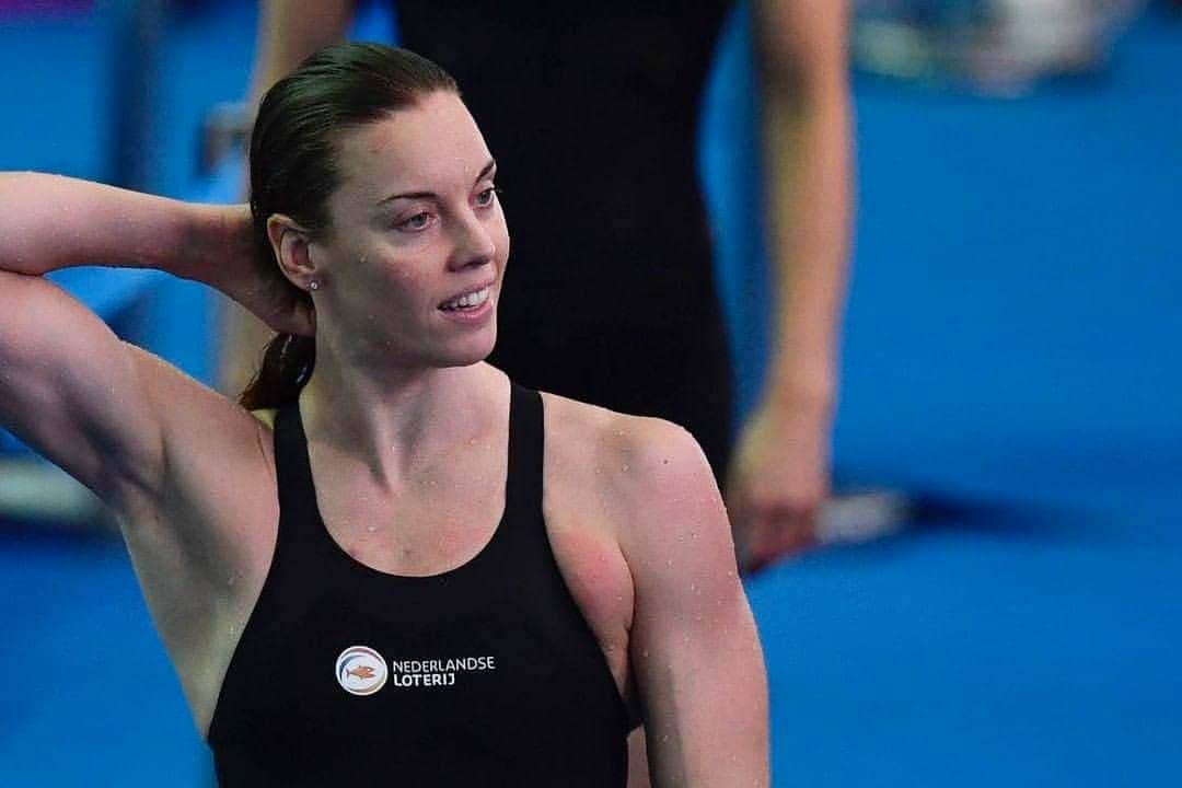 フェムケ・ヘームスケルクのインスタグラム：「Solid races this weekend in Antwerp! 🥇🥇🥇💪 I loved doing the skins again! Have a great week 🤗🔥 . . . #Antwerp #mondaymotivation」
