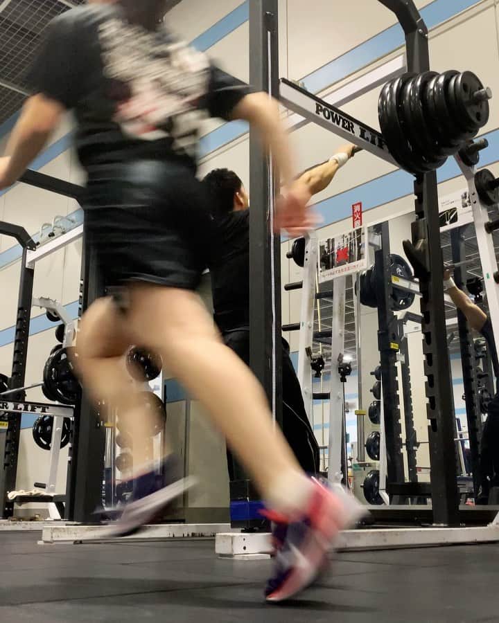 山本俊樹のインスタグラム：「- jerk recovery 220 KG  #ウエイトリフティングやろうぜ #weightlifting #snatch #cleanandjerk #squat #deadlift  #耐えて勝つ #率先垂範 #山本俊樹 #LEGACYLIFTER #nano9 　#cherandker #cherandker」
