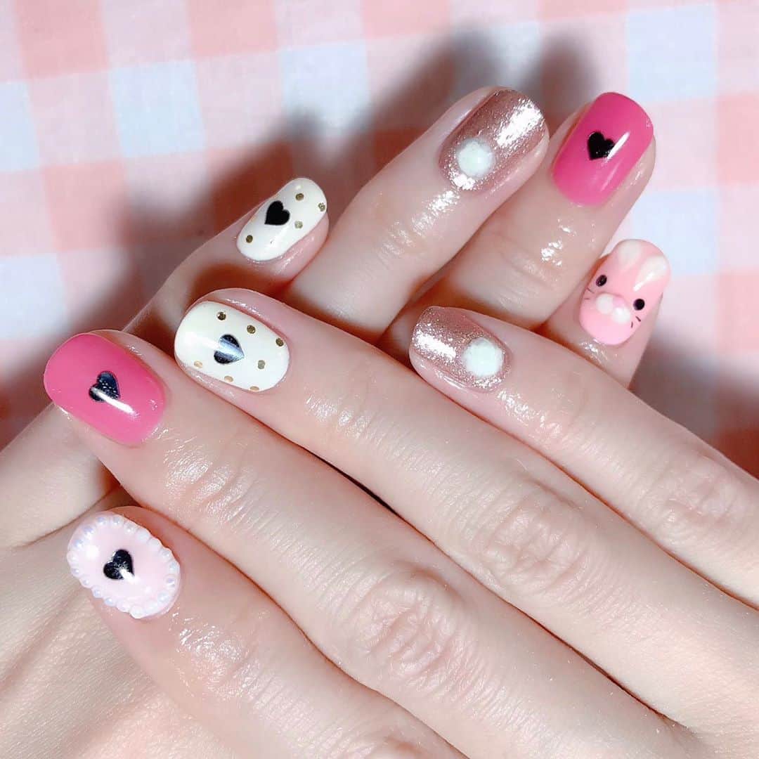 なかやまちえこのインスタグラム：「#pink #うさぎ のお顔もイメージお伝え頂いて☺️🙏⠀ #nail #nails #nailart #ネイル #美甲 #ネイルアート  #japanesenailart #manucure #japanesenails #manicurist #gelnails #أظافر #네일아트 #vẽmóng #ngườiđẹp  #เพ้นท์เล็บ #искусствоногтя #artedeuñas #เพ้นท์เล็บเจล #ジェルネイル #ネイルデザイン #senikuku #nagelkunst #ジェルネイルデザイン #ピンクネイル #うさぎネイル #pinknails #桜咲千依 さん @pregelofficial ex 841.829 muse M024.M096.G428」