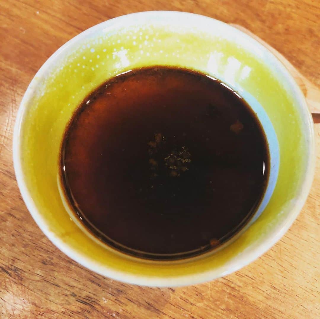 ひうらさとるのインスタグラム：「娘と友達たち、今日は山登りしてきて、午後からはプリン作り。 私もご相伴に預かりました。おいしいー。」