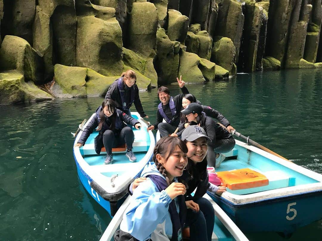 吉田有里さんのインスタグラム写真 - (吉田有里Instagram)「チーム24のみんなで高千穂峡に行ってきました⛰🐟 大自然🌲の中でいい空気たくさん吸ってきました👀笑 ・ いっぱいパワー貰ったのでまた練習頑張ります‼️✨ ・ ・ #宮崎  #高千穂  #チーム24」3月9日 16時23分 - yuri_yoshida__