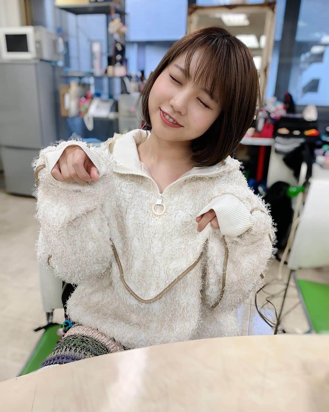 戸田真琴（マネージャー）のインスタグラム：「本日もまこりん頑張ってます✨ ・ ・ #戸田真琴 #可愛い #かわいい #kawaii #cute #オシャレ #fashion #beautiful #picoftheday #smile #instagood #nature #style #happy #instadaily #girl #photography #photooftheday #fun #instalike #beauty #赞 #照片 #我倒 #时装」