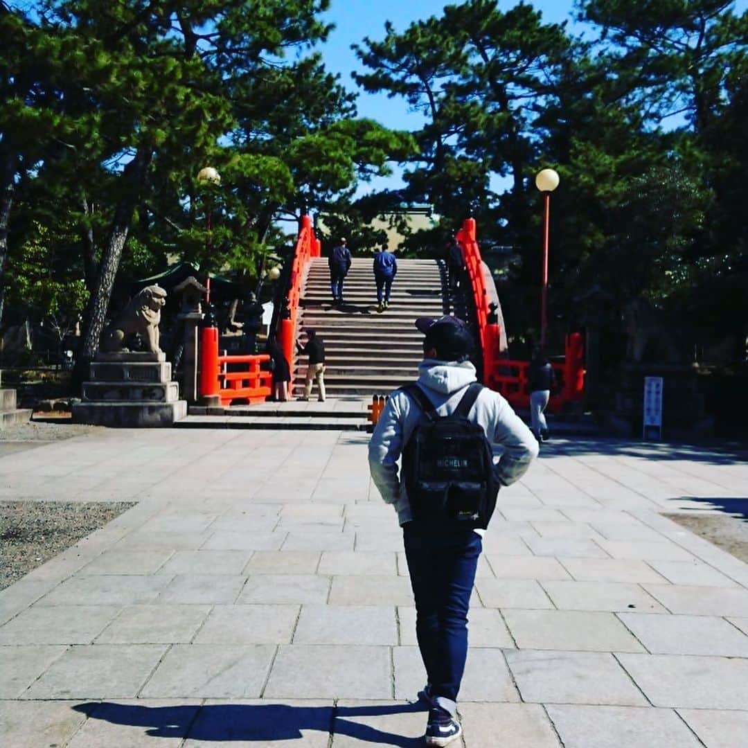 高本剛志さんのインスタグラム写真 - (高本剛志Instagram)「神社の空気が好き。 ついでに美味しいもん食べれたら、 もっと好き。 #住吉大社 #お好み古々路」3月9日 22時58分 - takamoto76