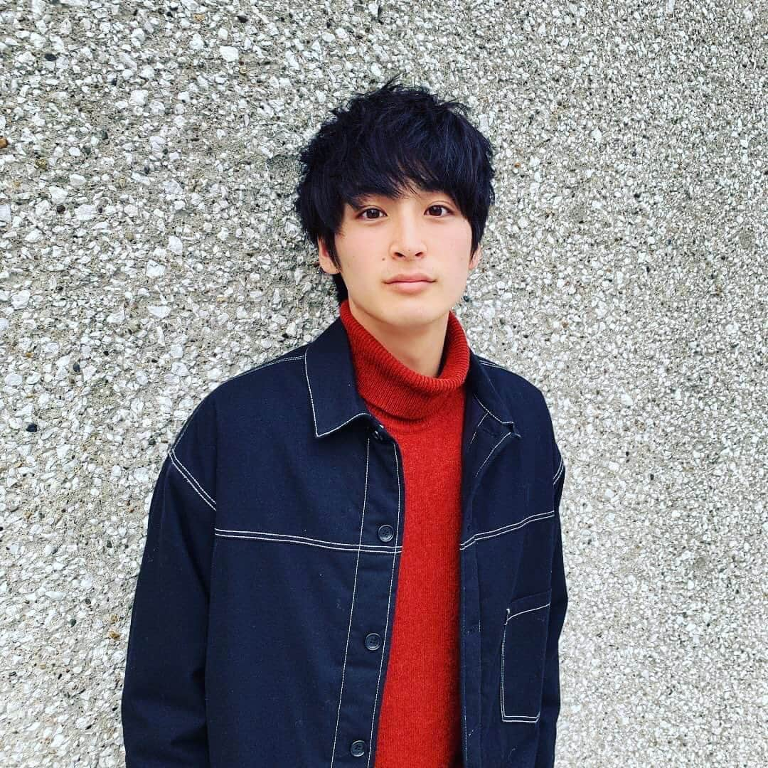 山下航平さんのインスタグラム写真 - (山下航平Instagram)「どうも、山下航平です。  本日、20:00〜フジテレビ『痛快TVスカッとジャパン』のショートスカッと出演しています🙃  こんな人いるな〜と思って是非見てください🙃🙃 そして、「私の卒業」がYouTubeで35万回再生を突破しました！🙃 見てくださった方ありがとうございます🙃 プロフィールのリンクより、私の卒業ページに飛べるので、まだみてない方も是非甘酸っぱい高校生の「卒業」を見てください🙃🙃 . 人生の節目になる「卒業」。いろんなものに区切りをつけ、それぞれがまた出発する機会になると思います。 今年は卒業式もいろんな形になるかもしれませんが、ご卒業される皆さん大変おめでとうございます🎊🎉 #スカッとジャパン  #フジテレビ #私の卒業  #私の卒業プロジェクト #YouTube #山下航平」3月9日 17時35分 - kouhei_yamashita_official