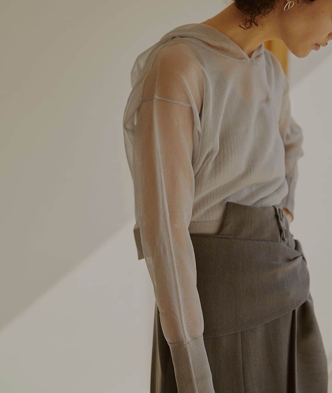 Ameri vintageさんのインスタグラム写真 - (Ameri vintageInstagram)「03.10(tue)12:00. SHEER HOODIE KNIT will be released. . #ameri #amerivintage #shopping #fashion #japan #hoodie」3月9日 17時45分 - amerivintage