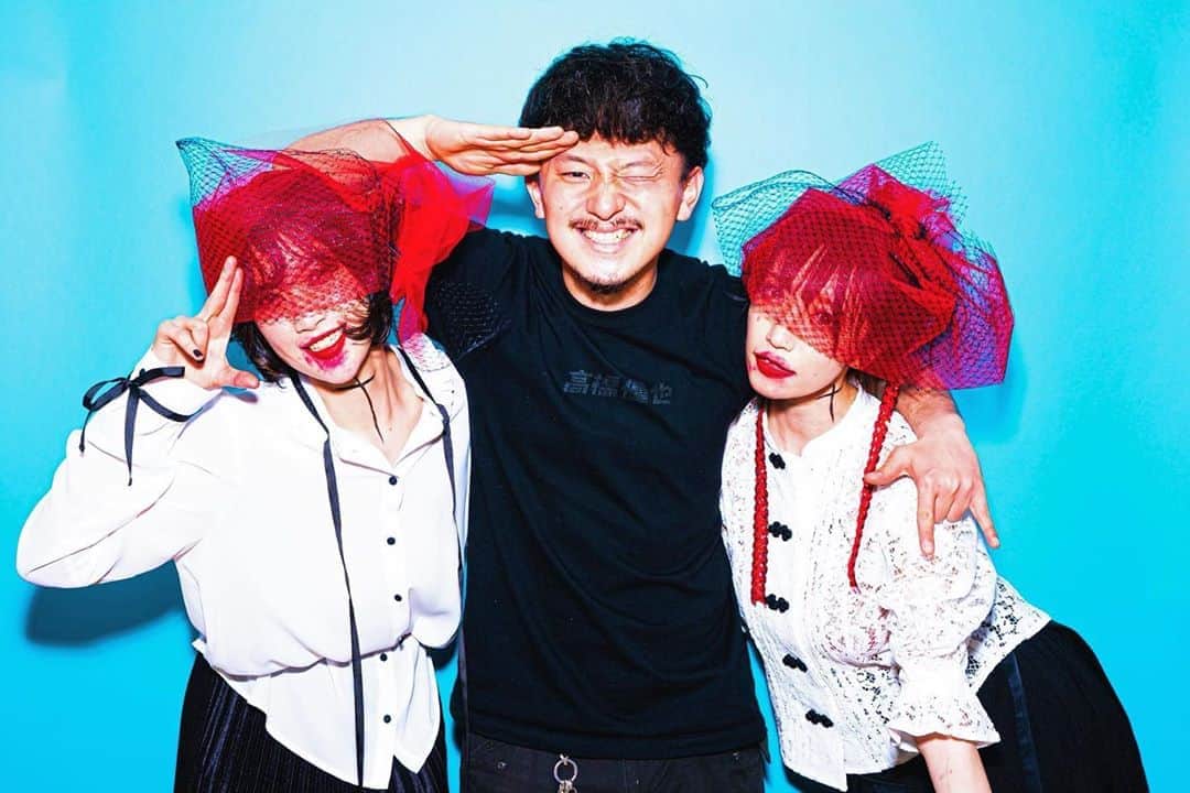 のインスタグラム：「「どういうつもり〜♪」 #柳英里紗ちゃんとキスした後だからお口に塗ってる口紅が乱れてる」