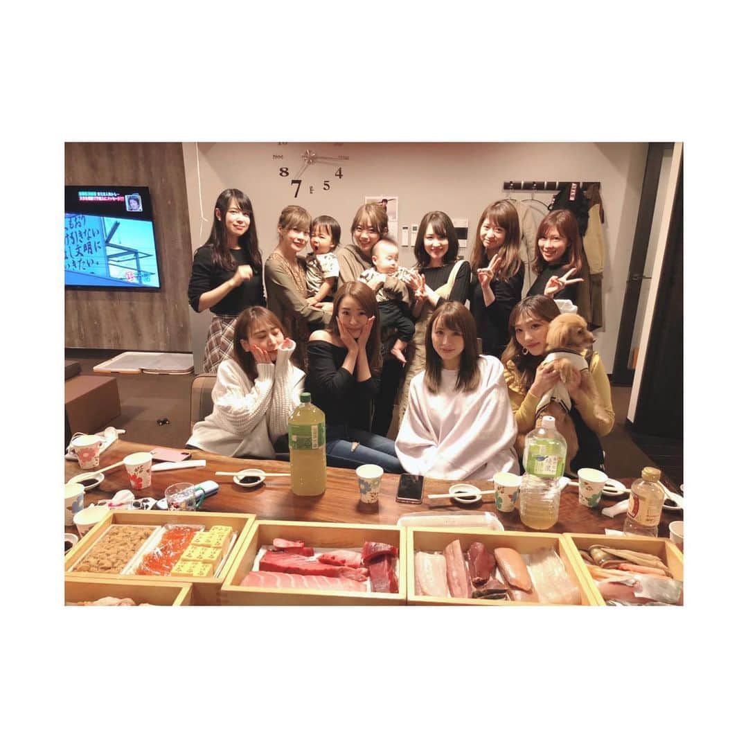 大本梨帆のインスタグラム：「かおり誕生日おめでとう💓💓 昨日はかおりんちにお招き頂いてみんなでパーティー🥳✨ 久々にみんなに会えてみんなからたくさん幸せのおすそ分けしてもらった♥︎︎ #followme #tagsforlikes #like4like #l4l #tflers #instagood  #selfie  #japanesegirl #japan #youtube  #팔로우 #팔로미 #일본 #女孩子 #出張寿司 #bff #relife」