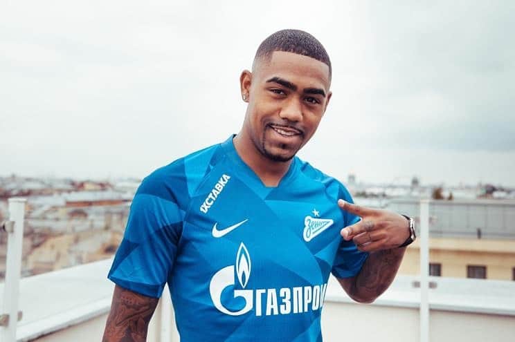 マウコム・フィリペ・シウヴァ・デ・オリヴェイラのインスタグラム：「Grande história nessas cores. Vamos Zenit #NikeFootball #10anosjuntos #DavaiZenit 💙🔥⚽ В этих цветах - великая история. Вперед, Зенит!」