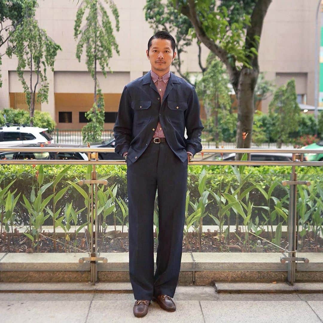 高田朋佳のインスタグラム：「“what a great matching cloth from Camoshita United Arrows...” ———————————————————————— Photography @kens_cc  #camoshita #camoshitaunitedarrows #internationalgallerybeams #gucci #newcolonialstyle #jetset #singapore #luxuryresort #colonyclothing #singaporelife #singaporestyle  #lifestyle #fashion #mensfashion」