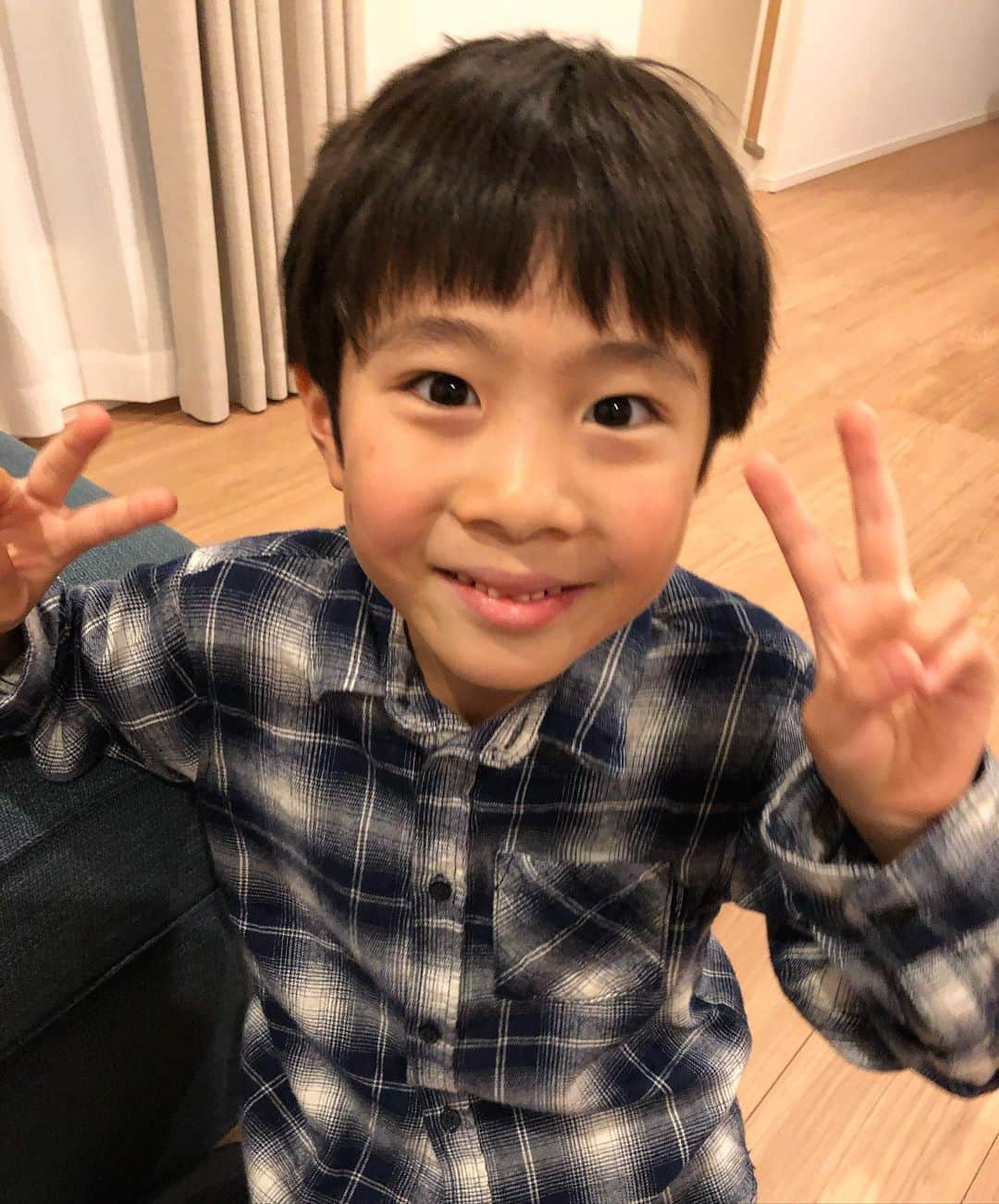 露木啓介さんのインスタグラム写真 - (露木啓介Instagram)「😻HAPPY BIRTHDAY ARATA😻 6歳おめでとう㊗️ これからも元気で笑顔が可愛い息子に育ちますように🙏 小学生頑張れよー🔥 　#息子 #子供 #親バカ部 #誕生日　　#ハッピーバースデー #おめでとう　#6歳　#happybirthday #happy #love」3月9日 19時58分 - keisuke._.tsuyuki