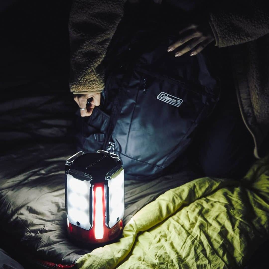 Coleman Japanのインスタグラム：「アウトドアを照らそう💡いざという時にも備えよう🔋 ・ 発光パネルが分割して使え、充電もできる「マルチパネルランタンシリーズ」。 ・ キャンプはもちろん、災害への備えとしてもおすすめです。 ・ ・ ・ #灯そうColeman #灯そうコールマン #灯そう #Coleman #コールマン #Lantern #ランタン #LEDランタン #Camp #キャンプ #Outdoor #アウトドア #クアッドマルチパネルランタン #2マルチパネルランタン #マルチパネルランタン #防災グッズ」