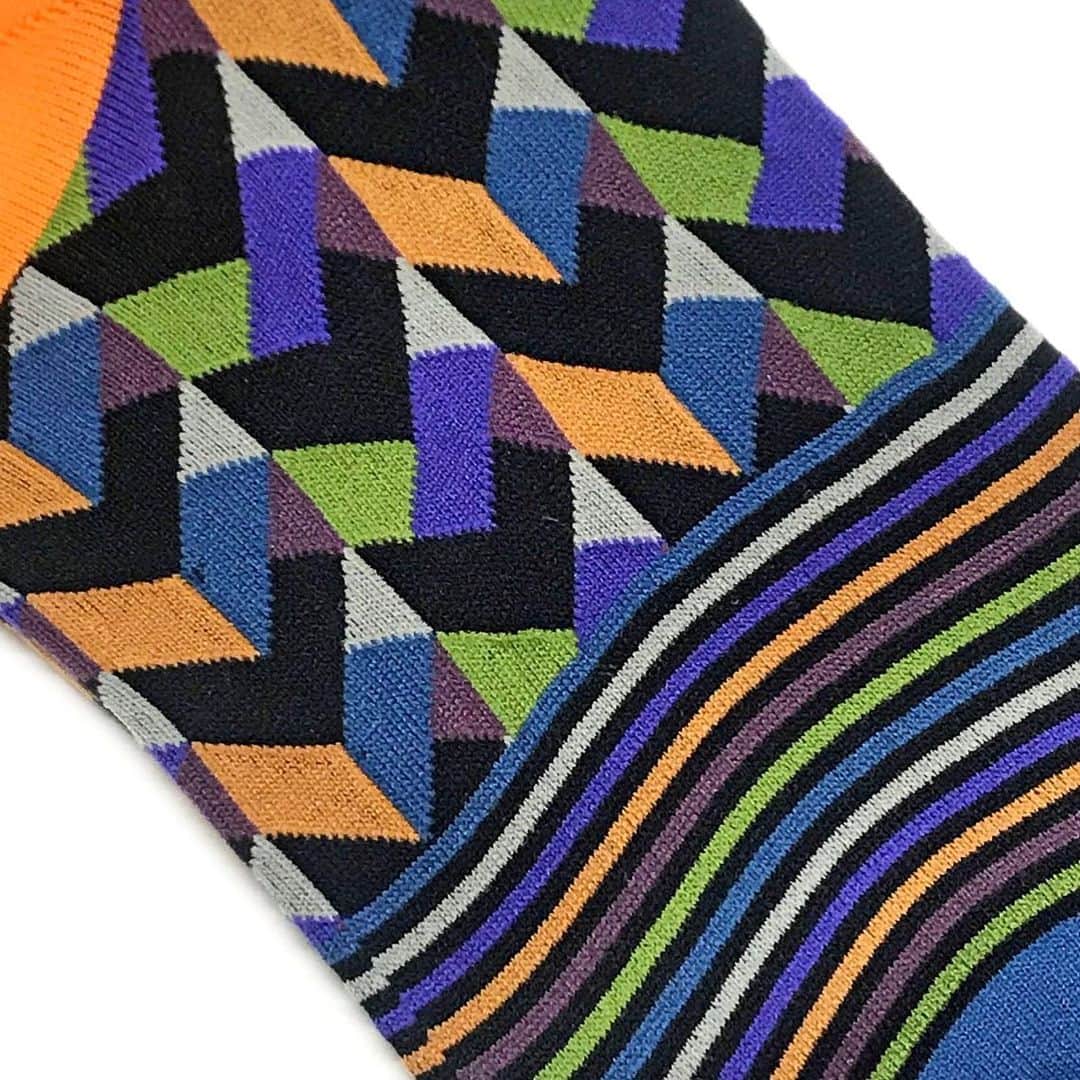 アヤメさんのインスタグラム写真 - (アヤメInstagram)「Blue, purple and orange🌎🍆🍊レディスの新色🧦 #fashionsocks #textiledesign #colorpalette #socksoftheday #patterndesign #ayamesocks #ayamecolorpalette #くつした」3月9日 20時03分 - ayame_socks